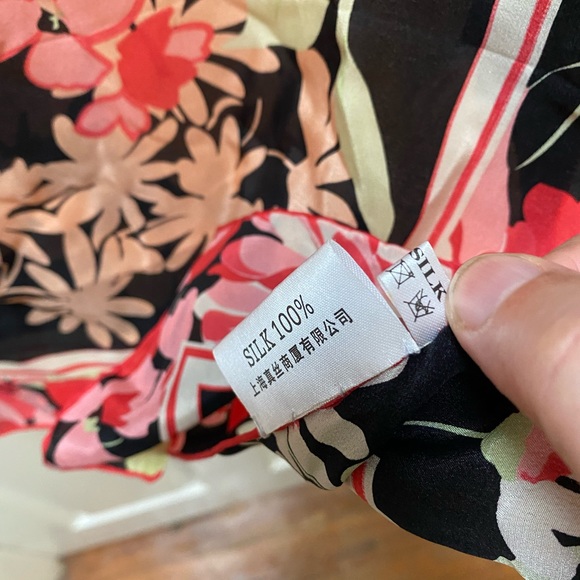 Silk Floral Scarf 88x88cm (square) - Picture 2 of 2